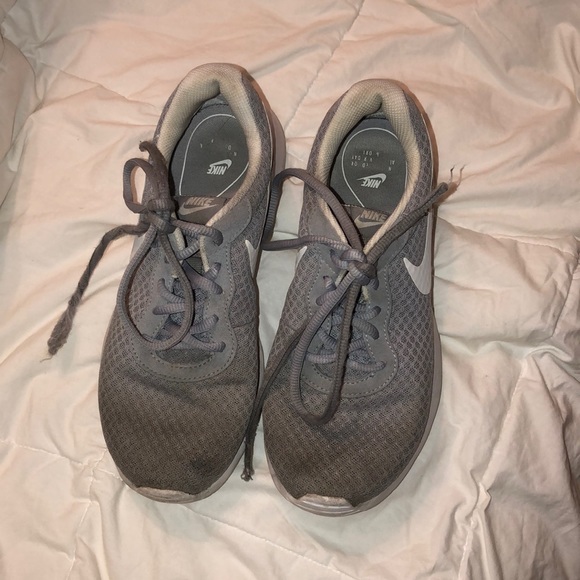 Nike shoes - Picture 3 of 6